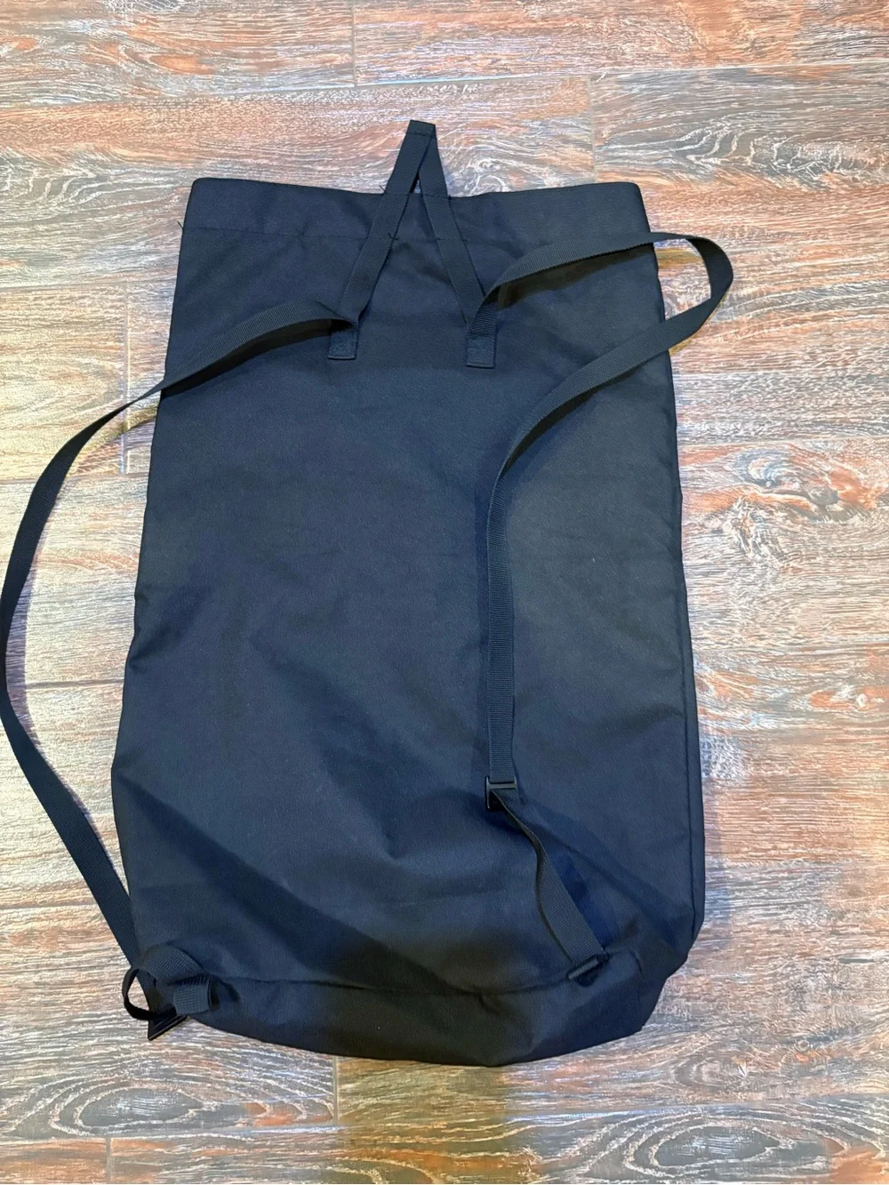 ON Cloud Running Slim Ambassador Backpack With Adjustable Strap 24X14